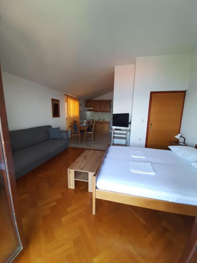 Apartments Ivanka Starigrad Paklenica Ngoại thất bức ảnh